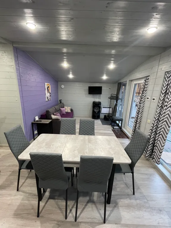 Уютный дизайнерский коттедж с территорией