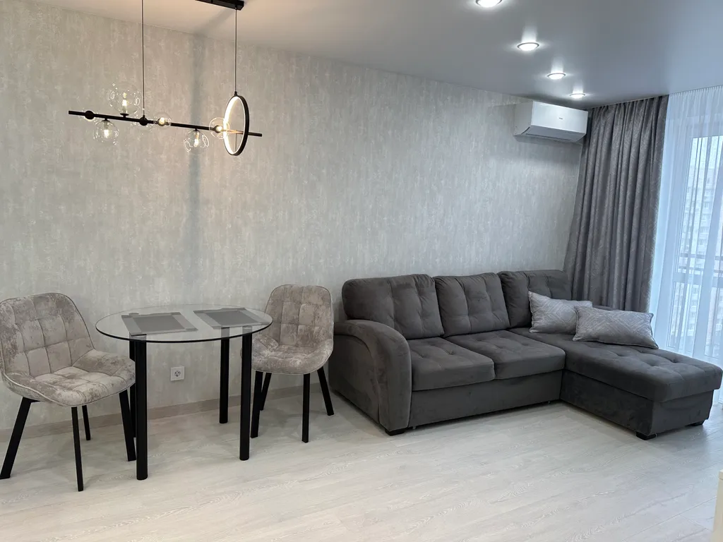 Квартира после капитального ремонта, 200 метров от гостиницы парк инн