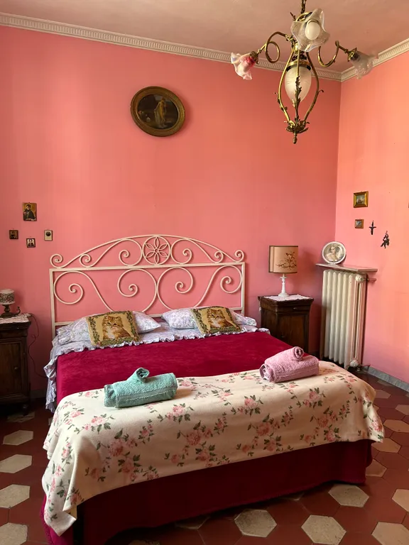 Большая комната в старинном итальянском стиле