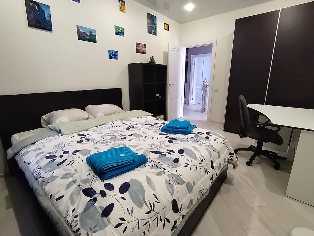 Уютный дом у реки