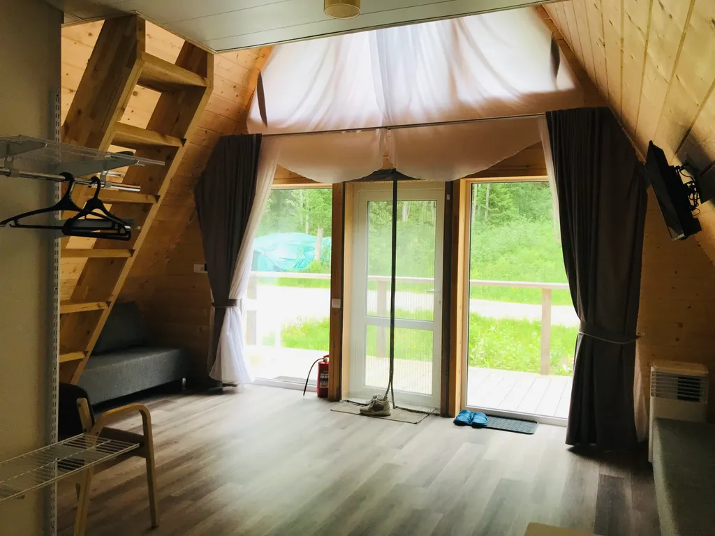 Современный четырехместный А-фрейм