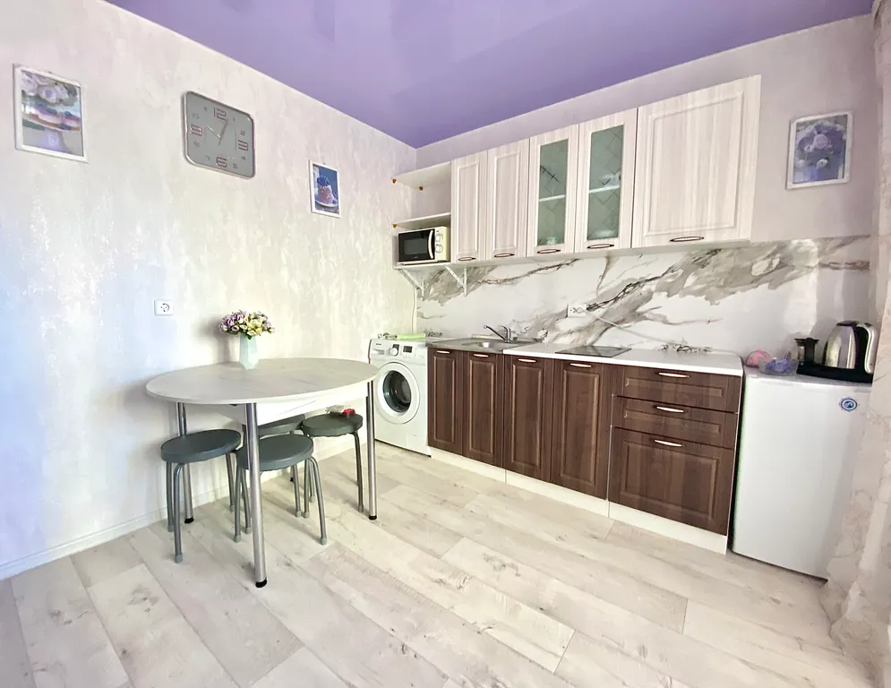 Большая квартира на набережной