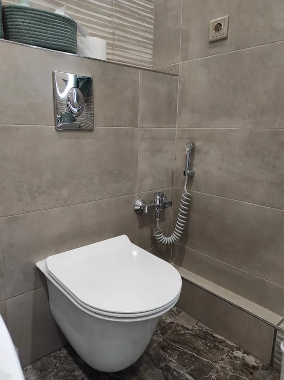 Современная 2-я большая квартира прямо на набережной с пляжем у дома