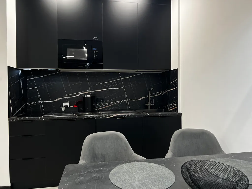 Премиальная квартира в центре города на высоком этаже в ЖК Республика