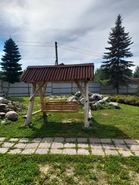 Дом с баней, бассейном и караоке