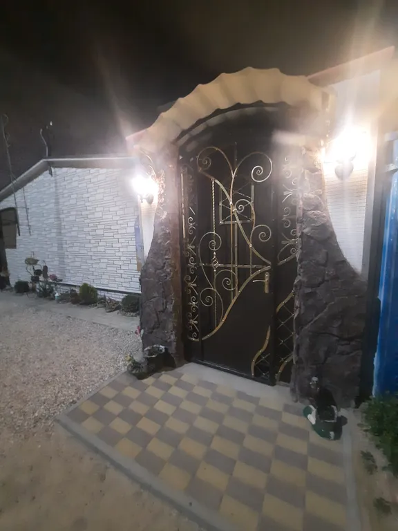 Уютный дом на берегу моря