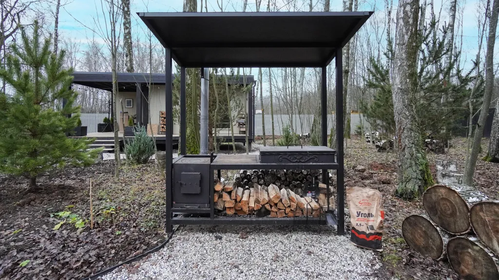 Уютный панорамный дом с баней в лесу