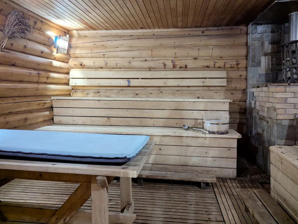 Сруб в заповедном лесу