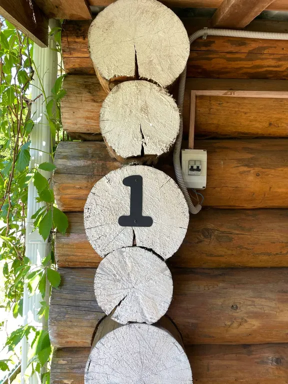 Двухкомнатный домик в 7 мин. от моря в тени деревьев с парковкой (№1)