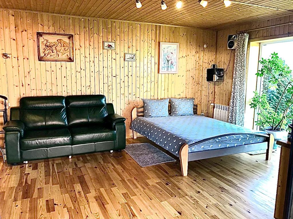 Домик у озера