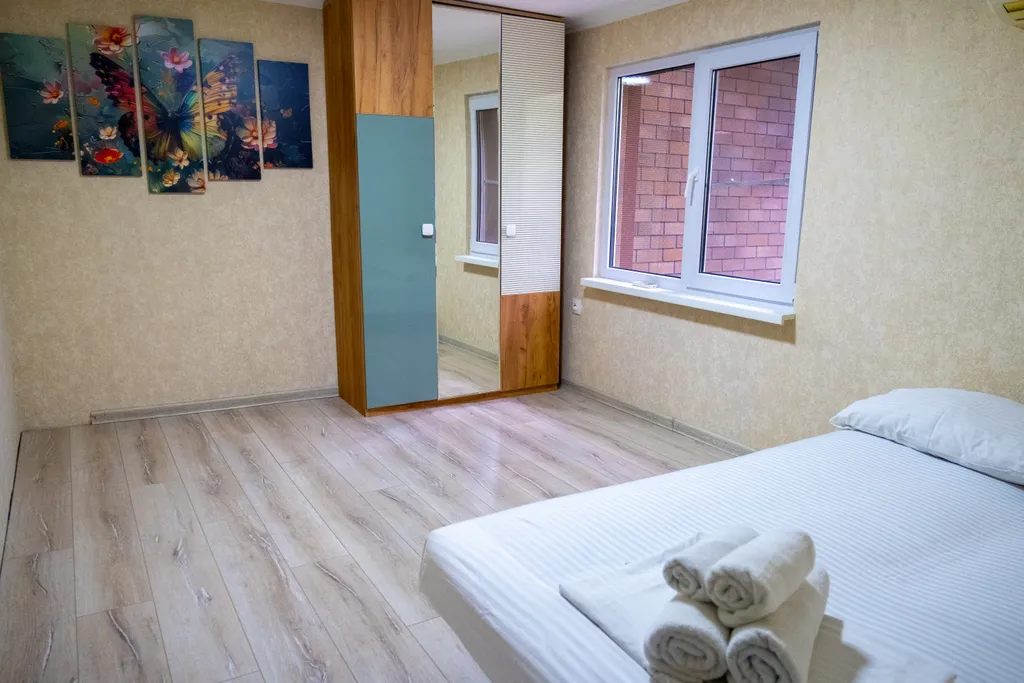 Коттедж Kрacивый дом c баcсeйнoм, баней с огромной террасой — Пластунка