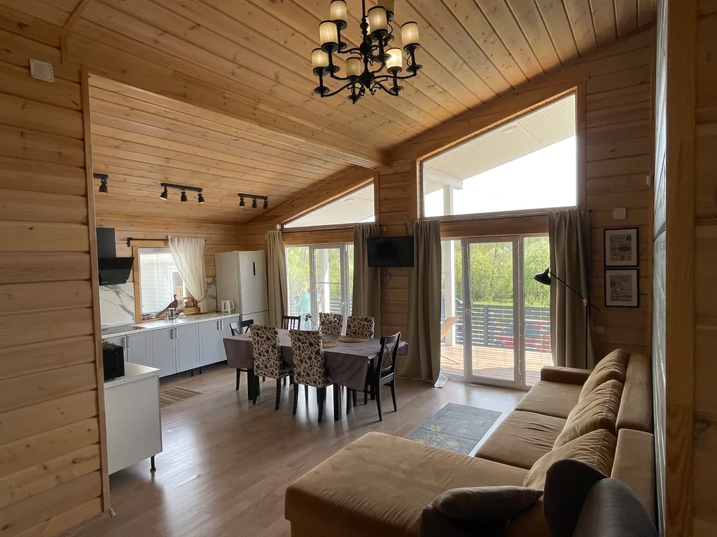 Дом с баней и бассейном