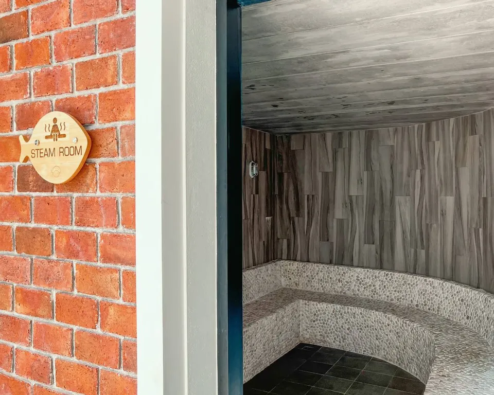 Title V Poolside, Rawai beach