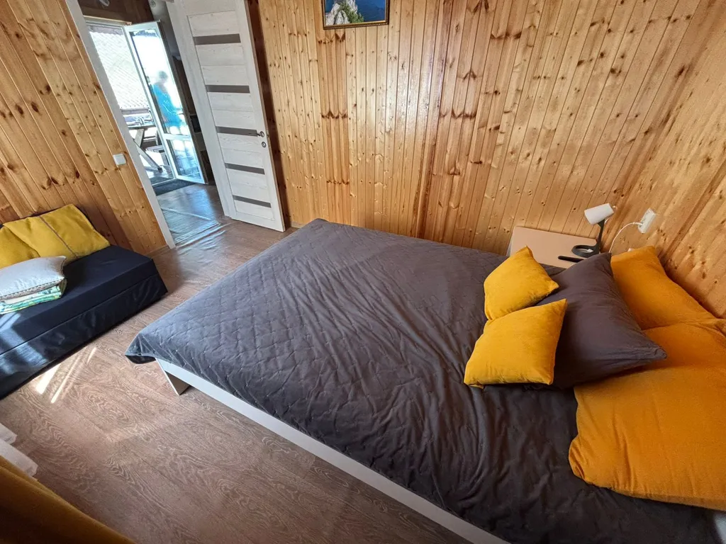 Дом с большой терассой