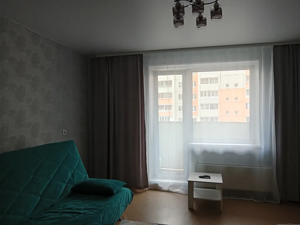 Большая, просторная квартира в центре города — аренда посуточно в Сатка