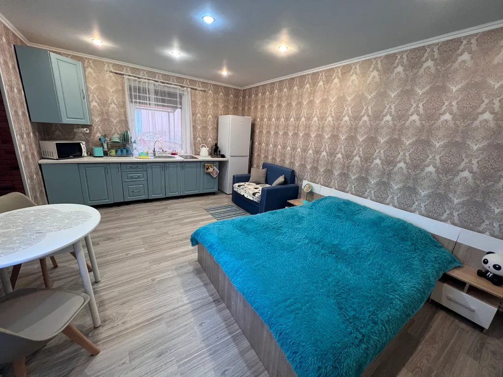 Квартира-студия с отдельным входом с парковкой