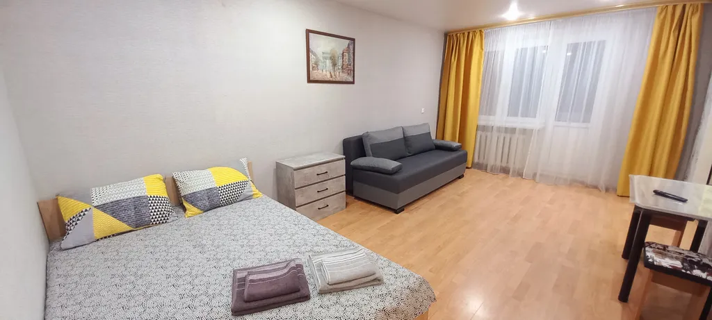 Самый центр, второй этаж, большая парковка