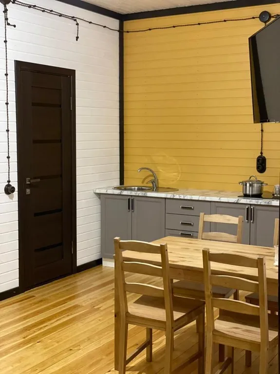 Уютный домик около моря