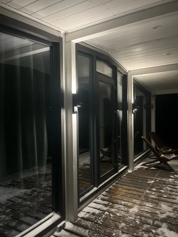 Атмосферный дом у леса