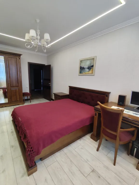 Видовая двушка с дорогим ремонтом и эксклюзивной мебелью