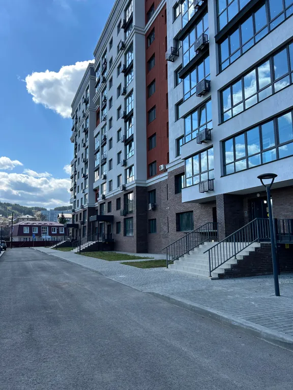 Уютная квартира в центре города с видом на горы