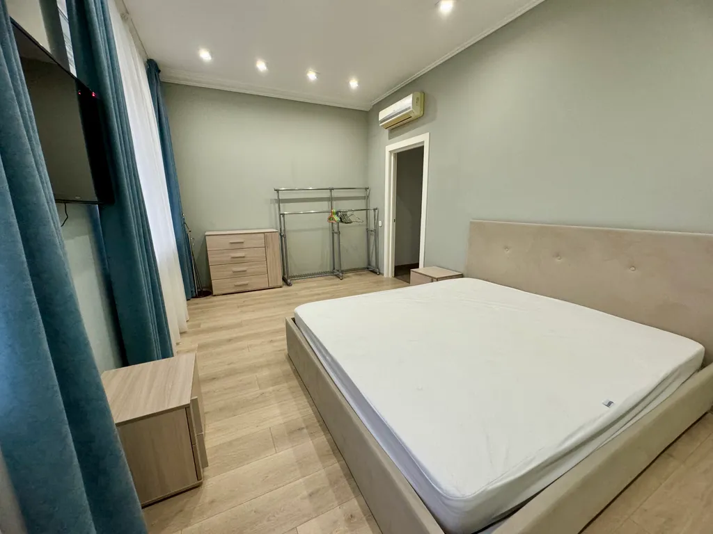 Дом с бассейном и баней у моря