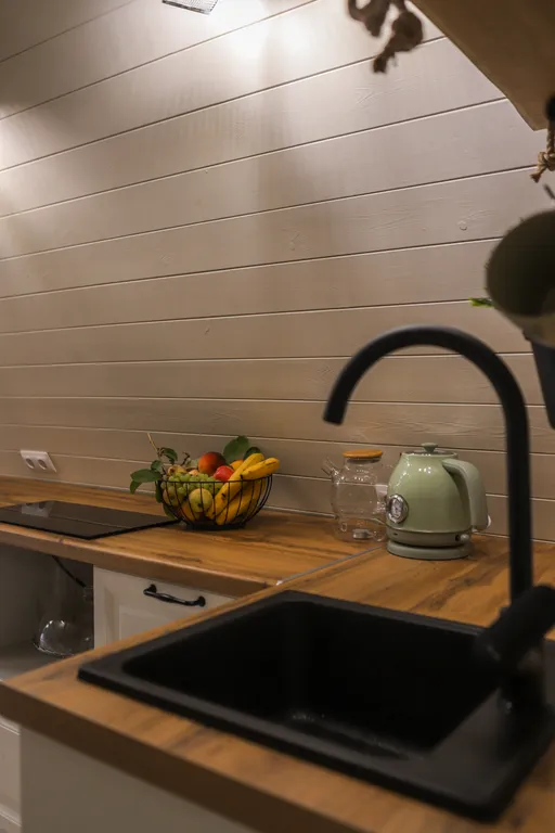 Нескучный треугольный дом Mökki с купелью