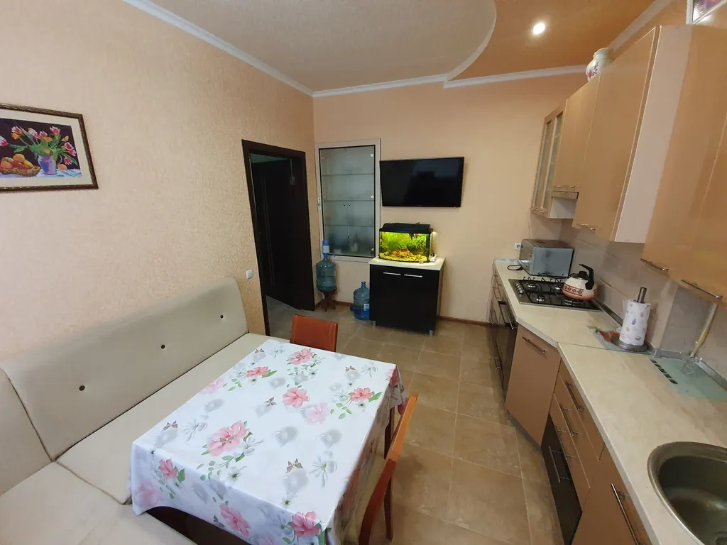 Двухкомнатный дом рядом с театральной площадью в евпатории