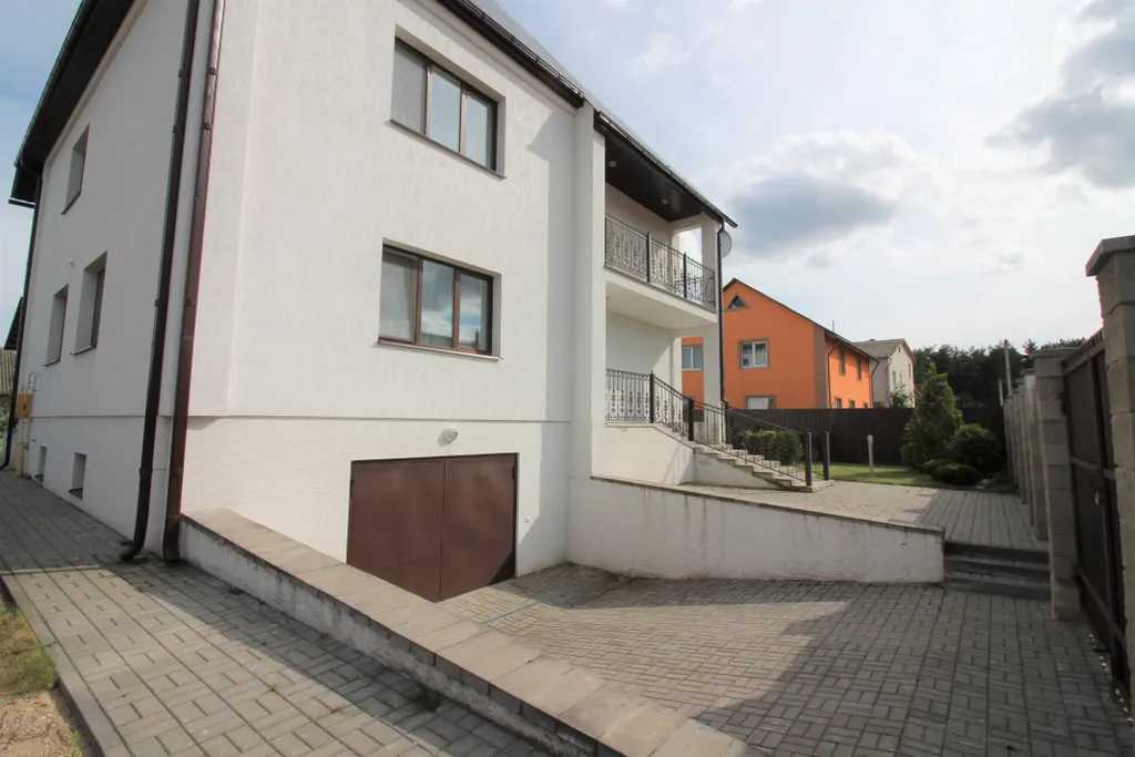 8-комнатный Дом