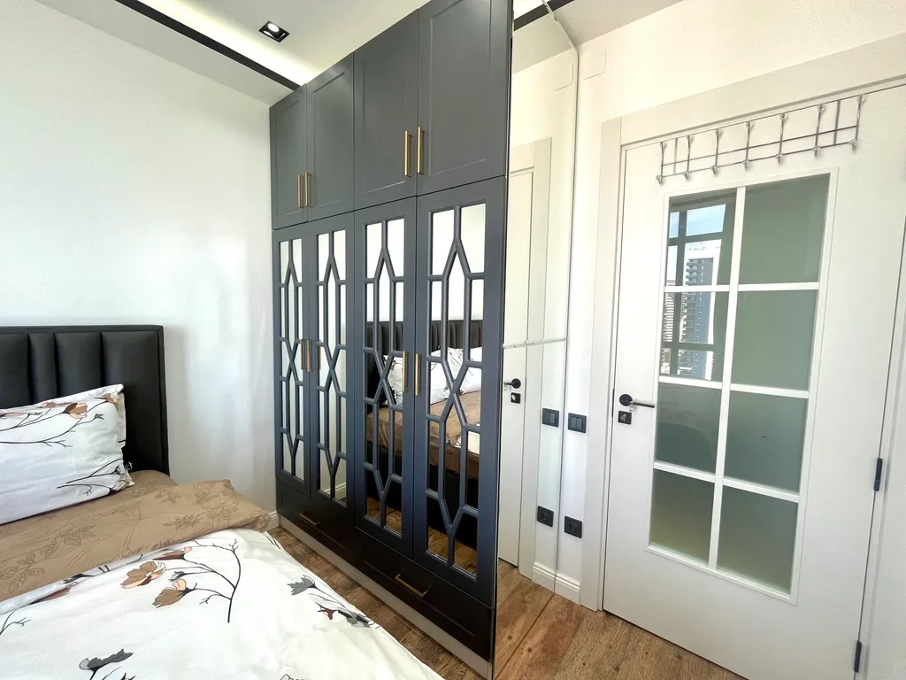 Двухкомнатный апартамент с восхитительным видом на парк и море