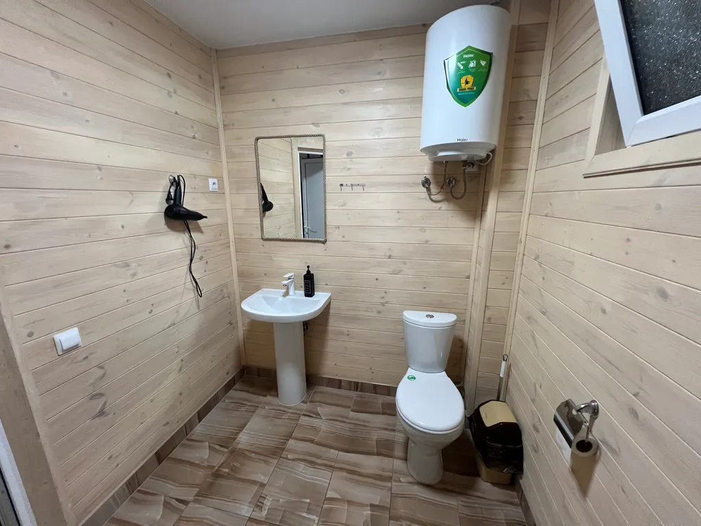 Коттедж с тёплым бассейном