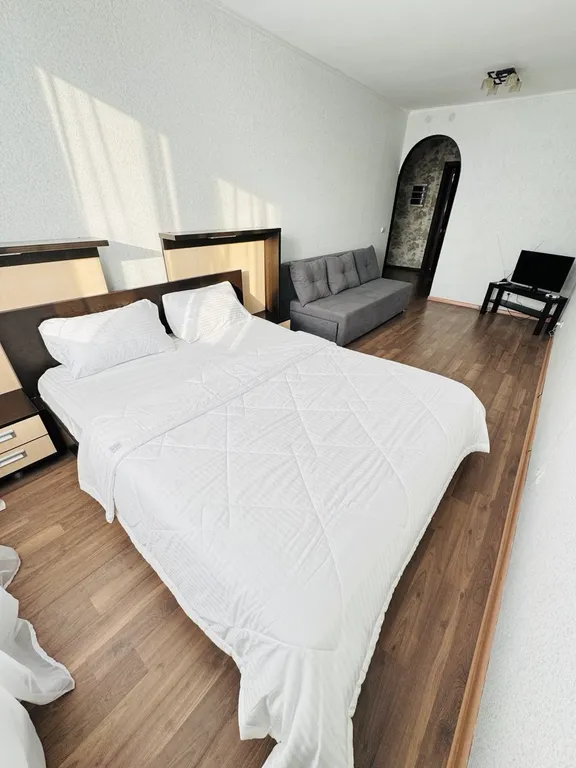 Квартира у метро на Щорса