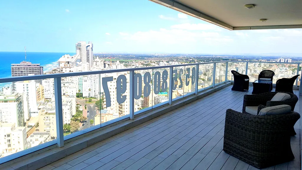 Пентхаус на берегу моря