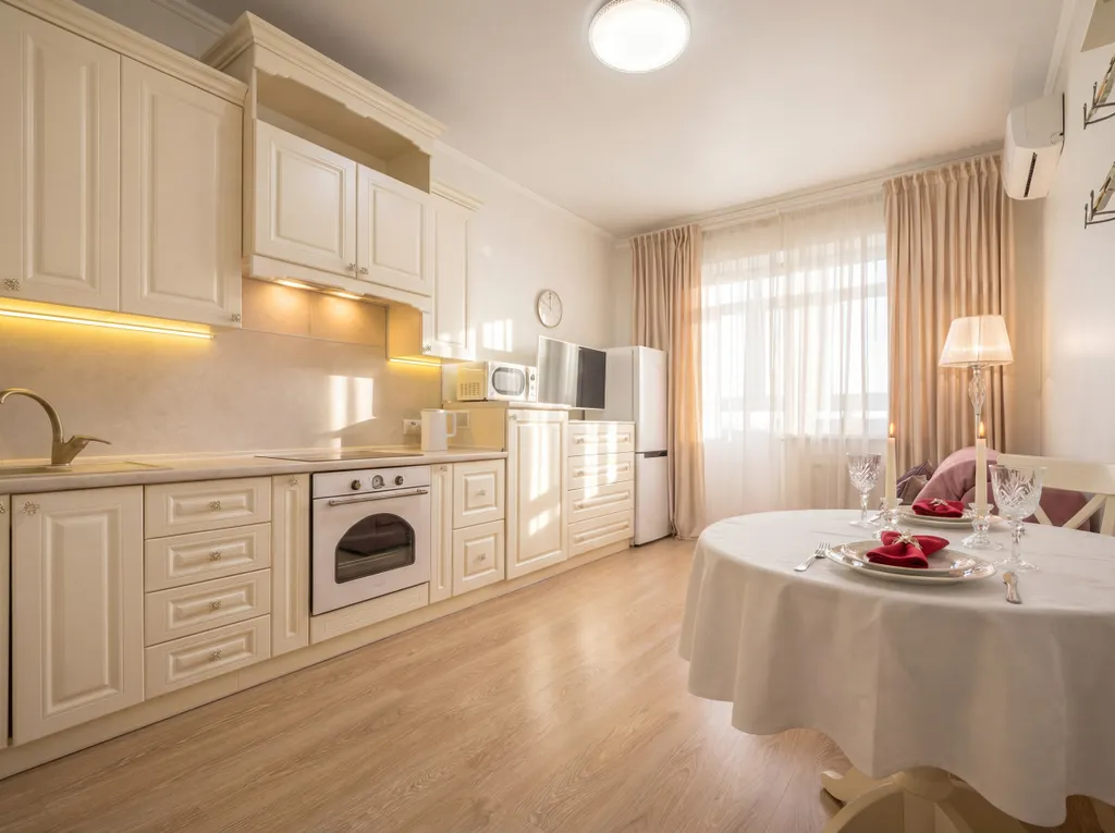 1-к квартира с большой кроватью, панорамный балкон, окна на рассвет