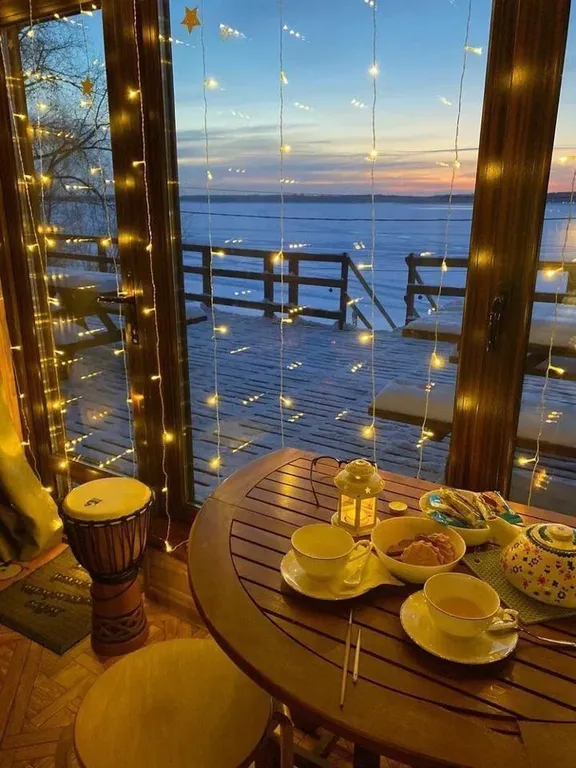 Частный дом на берегу реки Волги