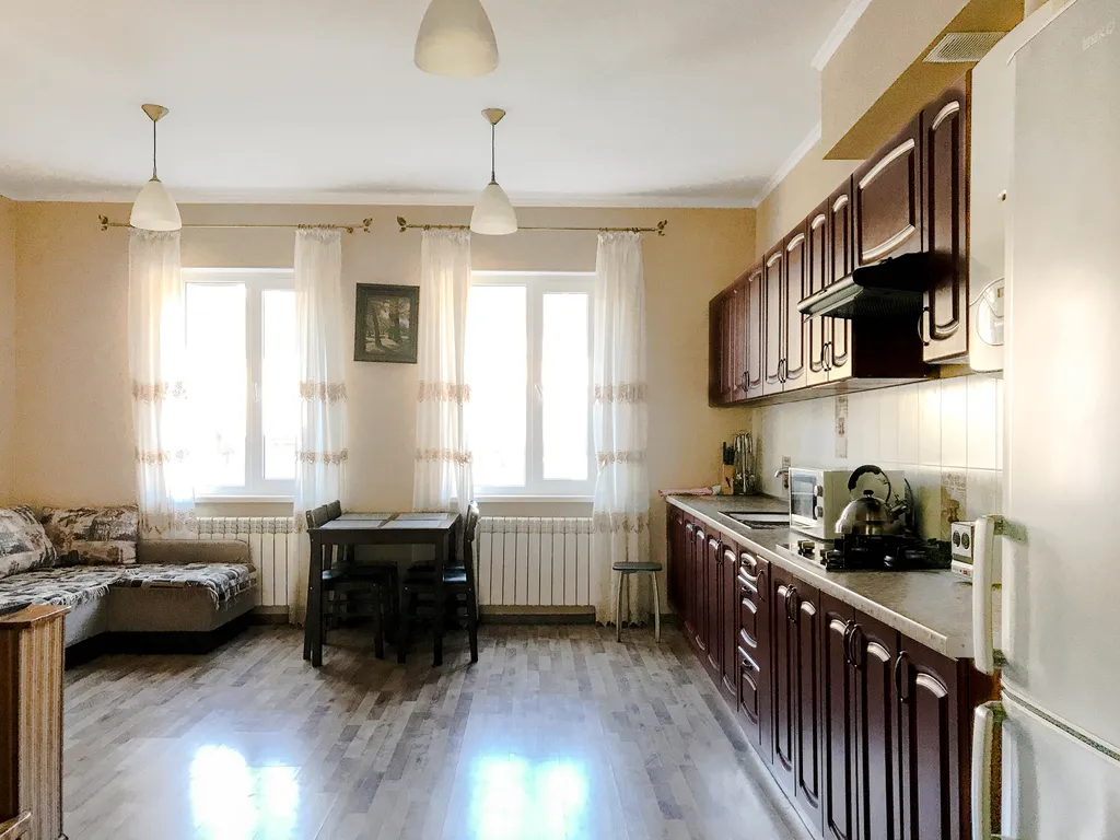 Квартира 3-комнатная Квартира — Ялта