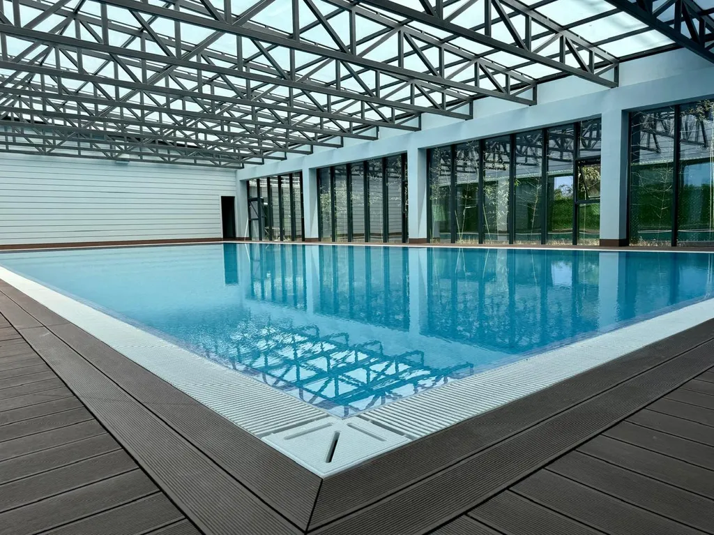 Просторный партамент с отдельной спальней  Шикарный вид на море