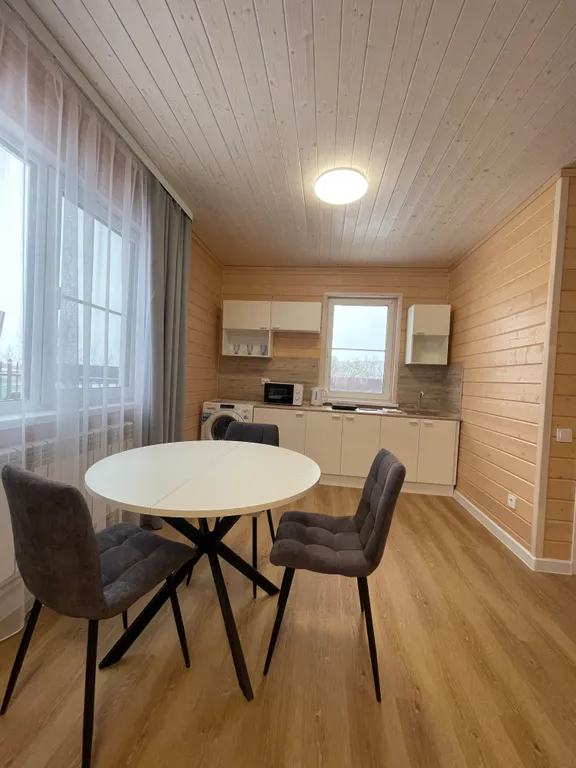 Студия апартаменты на берегу озера рядом с сосновым бором