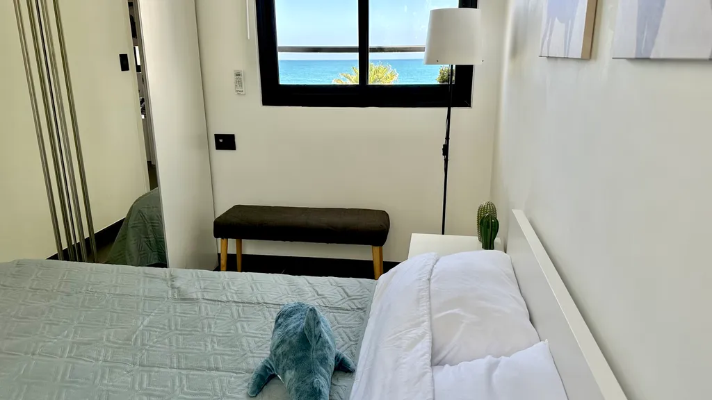 GW945 квартира с балконом с видом на море (Gugel Waves Nahariya)