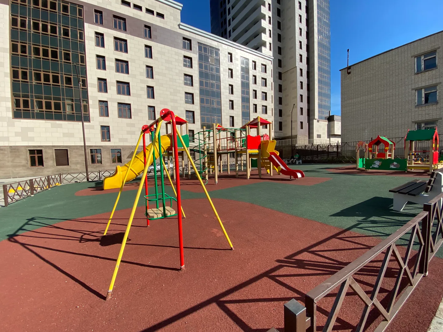 Детские площадки на территории жилого комплекса