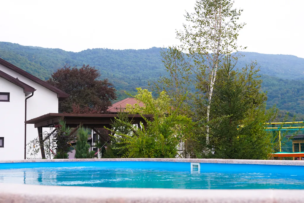 Коттедж с баней, банным чаном и бассейном