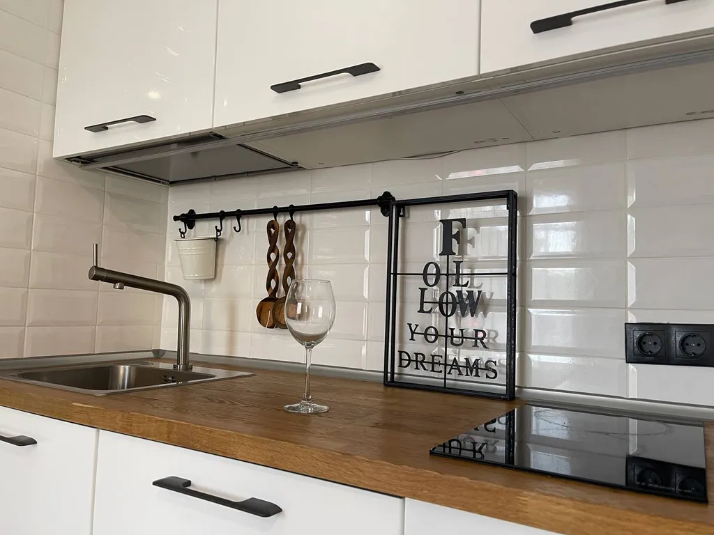 Стильная студия у моря со своим отдельным входом и автостоянкой