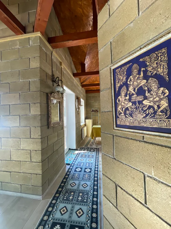 Атмосферный дом с баней, возле леса