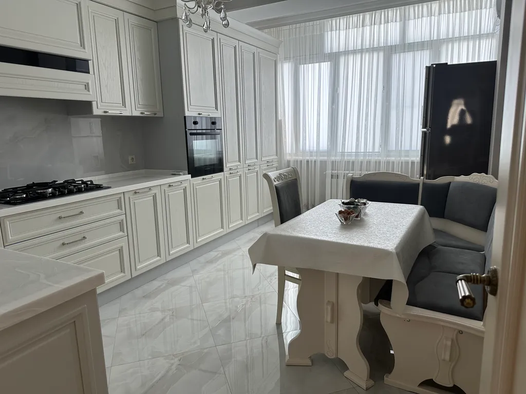 Трёхкомнатная квартира с дизайнерским ремонтом