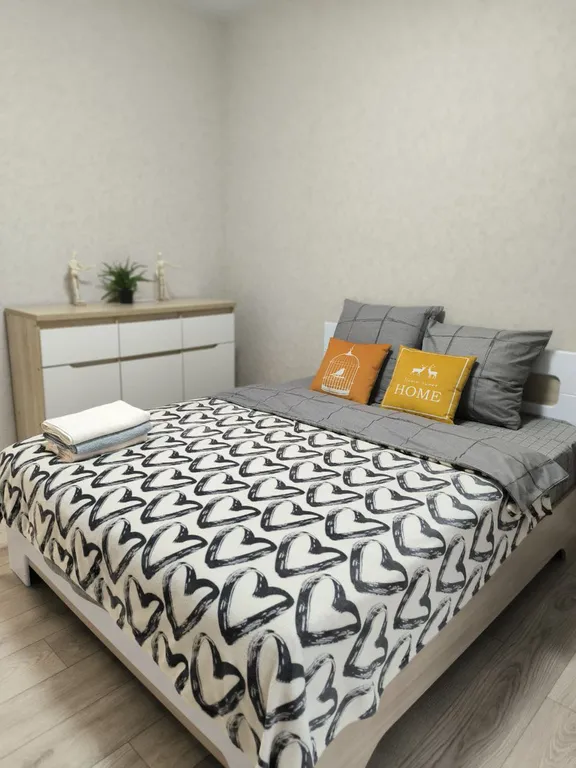 Уютная квартира у планеты — аренда посуточно в Пермь