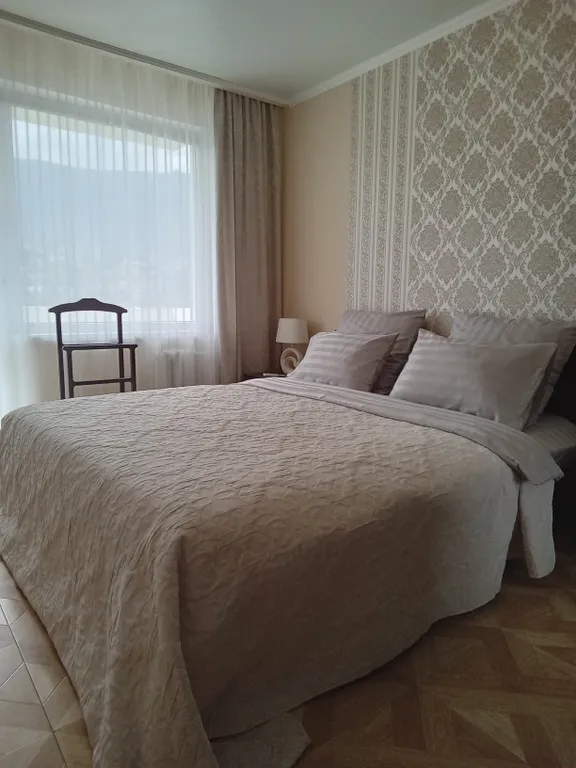 Просторная квартира центр города с видом на море и горы