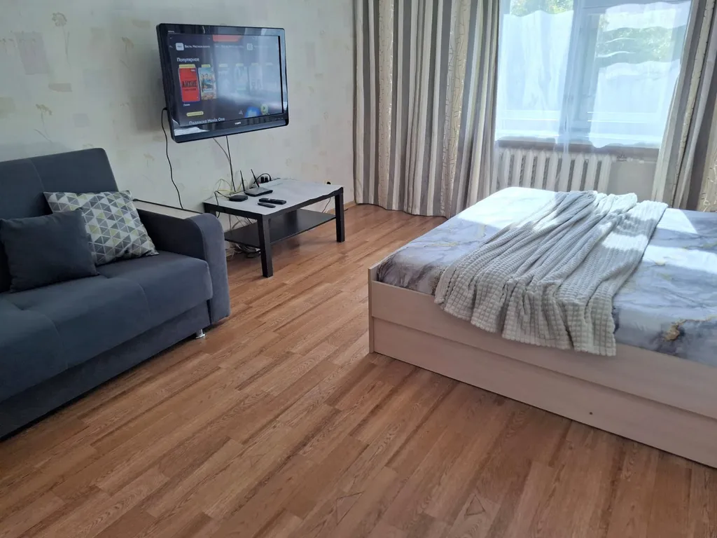 Ленинградская площадь, центр