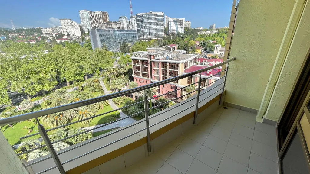 Апартамент с бассейном на крыше в центре Сочи