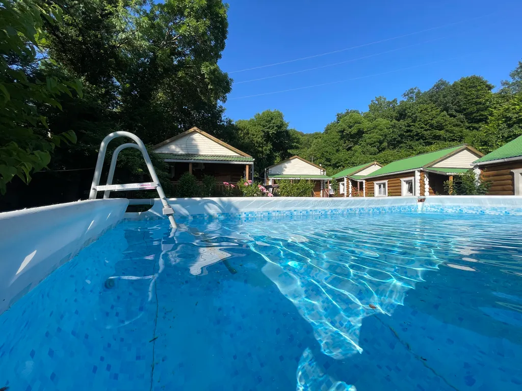 Двухкомнатный домик в 7 мин. от моря в тени деревьев с парковкой (№3)