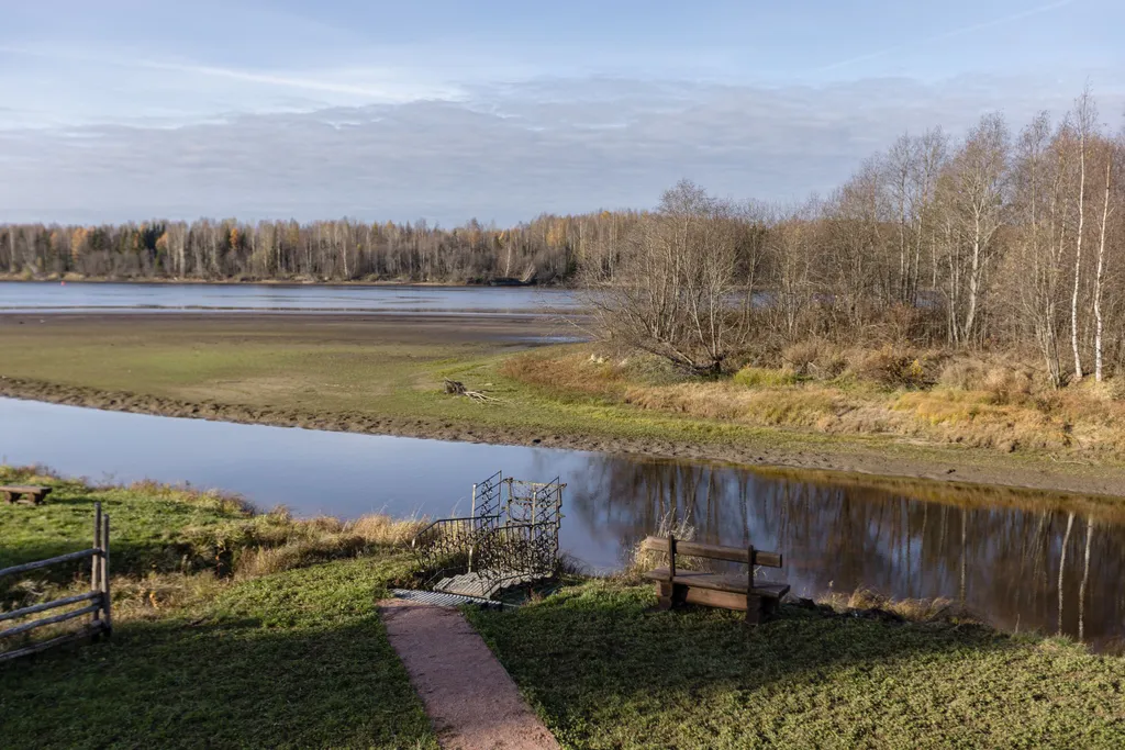 Коттедж Дом Избушка на берегу реки Свирь — Лодейное Поле